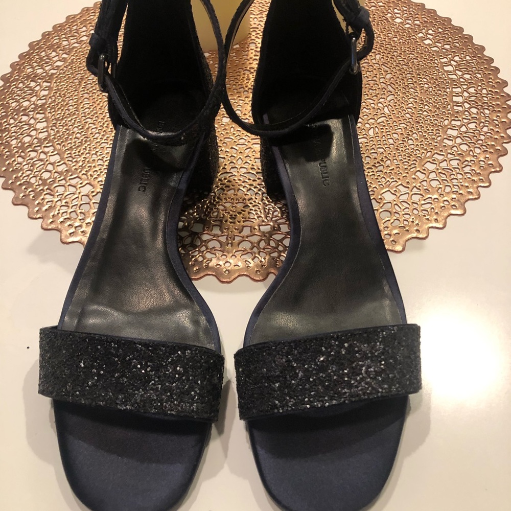 Banana Republic Sparkly Navy strappy sandal